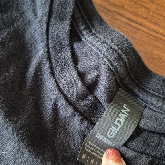 Gildan Black Graphic Tee with Retro Rockabilly Design Medium - Picture 4 of 6